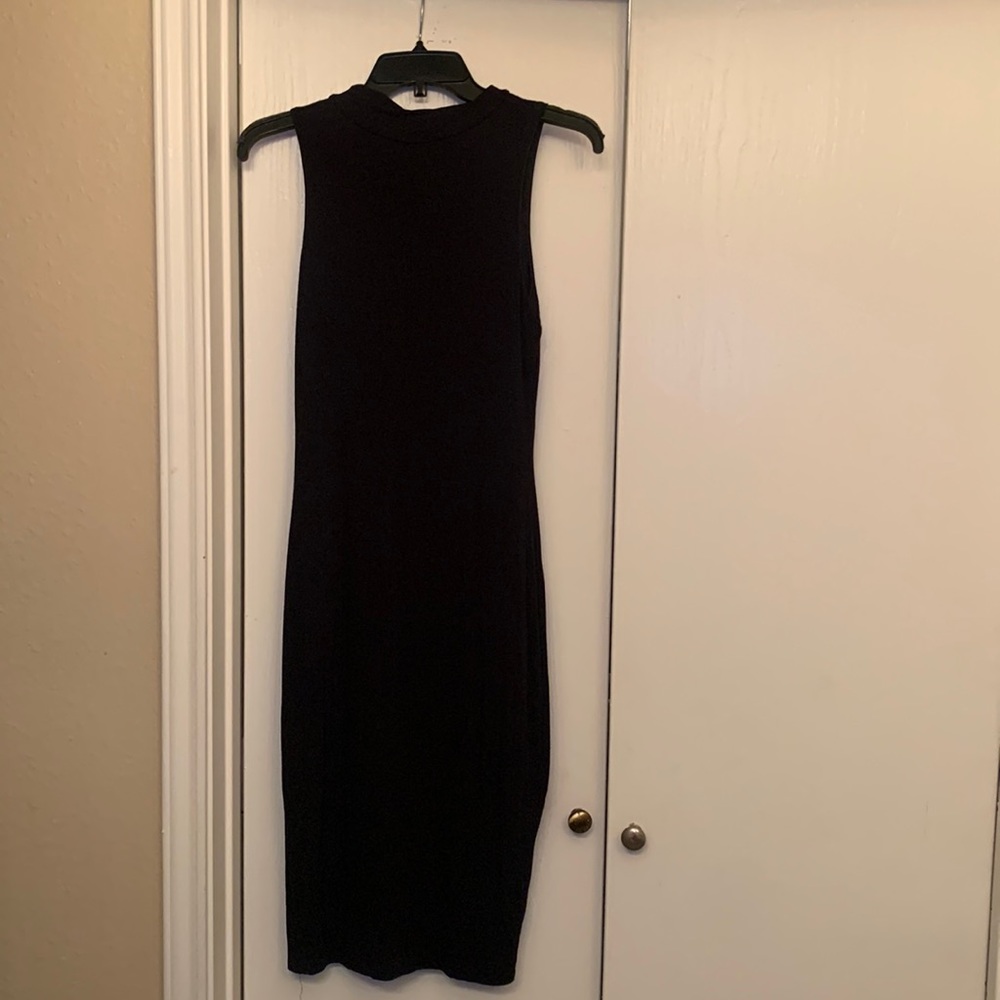 Black sleeveless midi dress